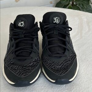 Kevin Durant's Nike’s black KD 16 “Boardroom” sneakers. Mens Size 12.